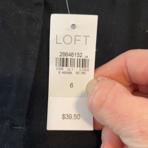 Loft size 6 shorts 4 inch inseam - Picture 4 of 5